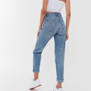 Never Worn BDG High-Waisted Mom Jean w/ Tags!